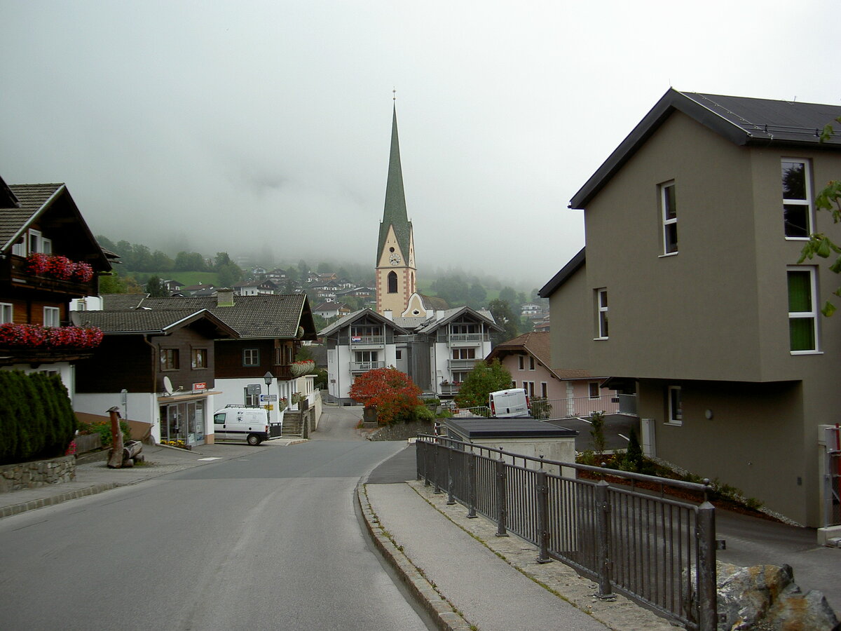 Virgen, Blick in die Virgentalstrae mit der Pfarrkirche St. Virgil (18.09.2014)