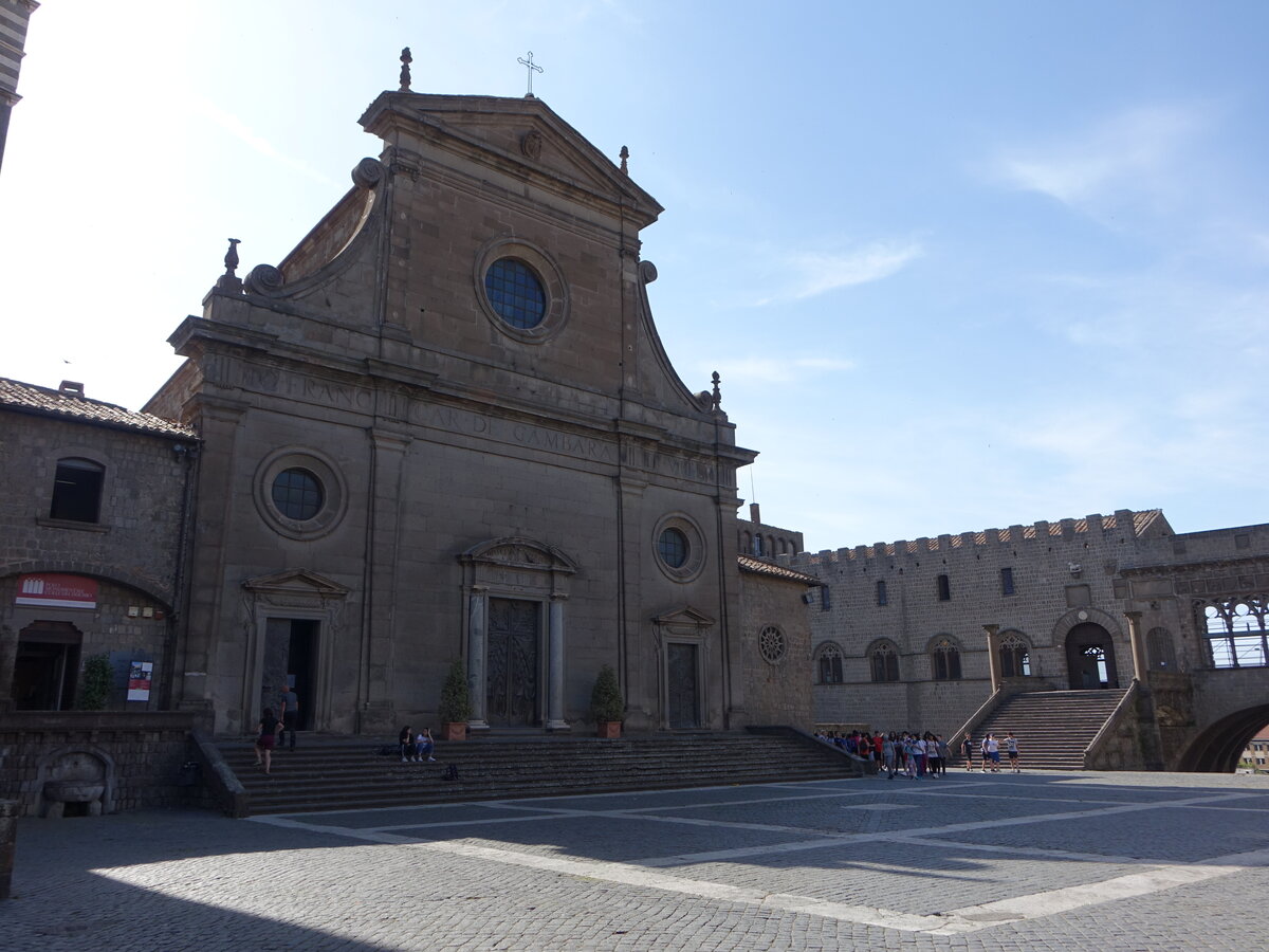 Viterbo, Dom San Lorenzo, erbaut im 12. Jahrhundert, Fassade erbaut von 1560 bis 1570 (24.05.2022)