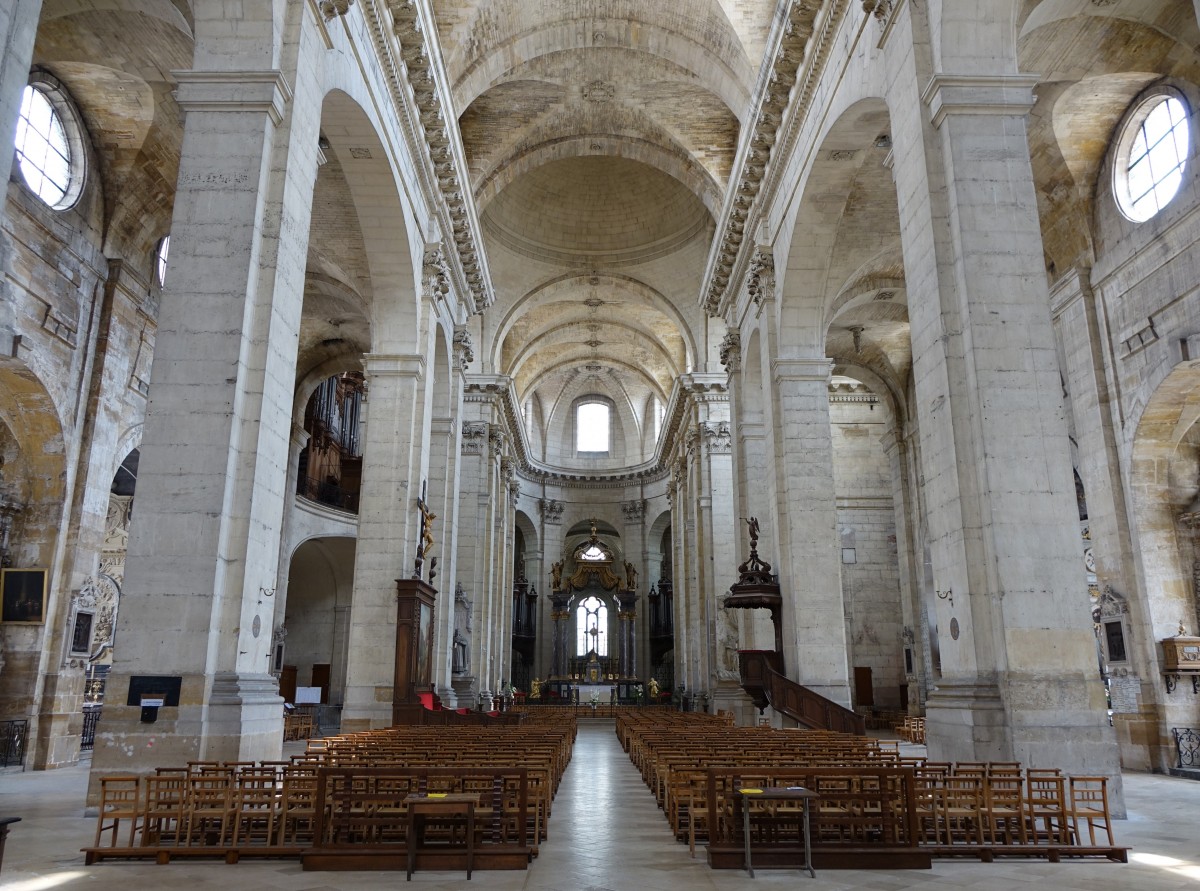Vitry-le-Franois, Mittelschiff der Notre-Dame Kirche, Hochaltar von 1716 (19.07.2015)