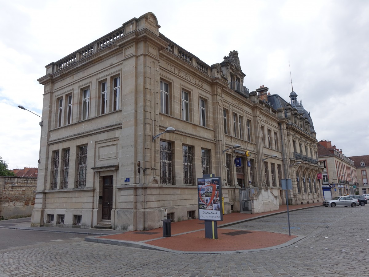 Vitry-le-Franois, Postamt am Place de Armes (19.07.2015)