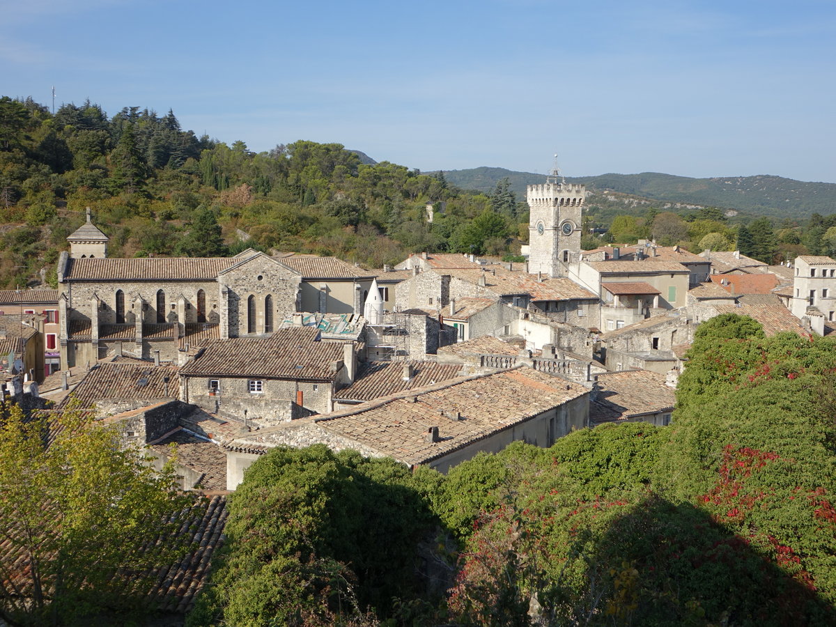 Viviers, Ausblick auf die Kirche St. Laurent und den Tour de Horloge an der Grande Rue (22.09.2017)