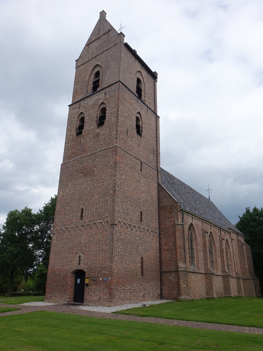 Vledder, gotische niederl. Ref. St. Johannes Kirche, erbaut ab 1350 (24.07.2017)