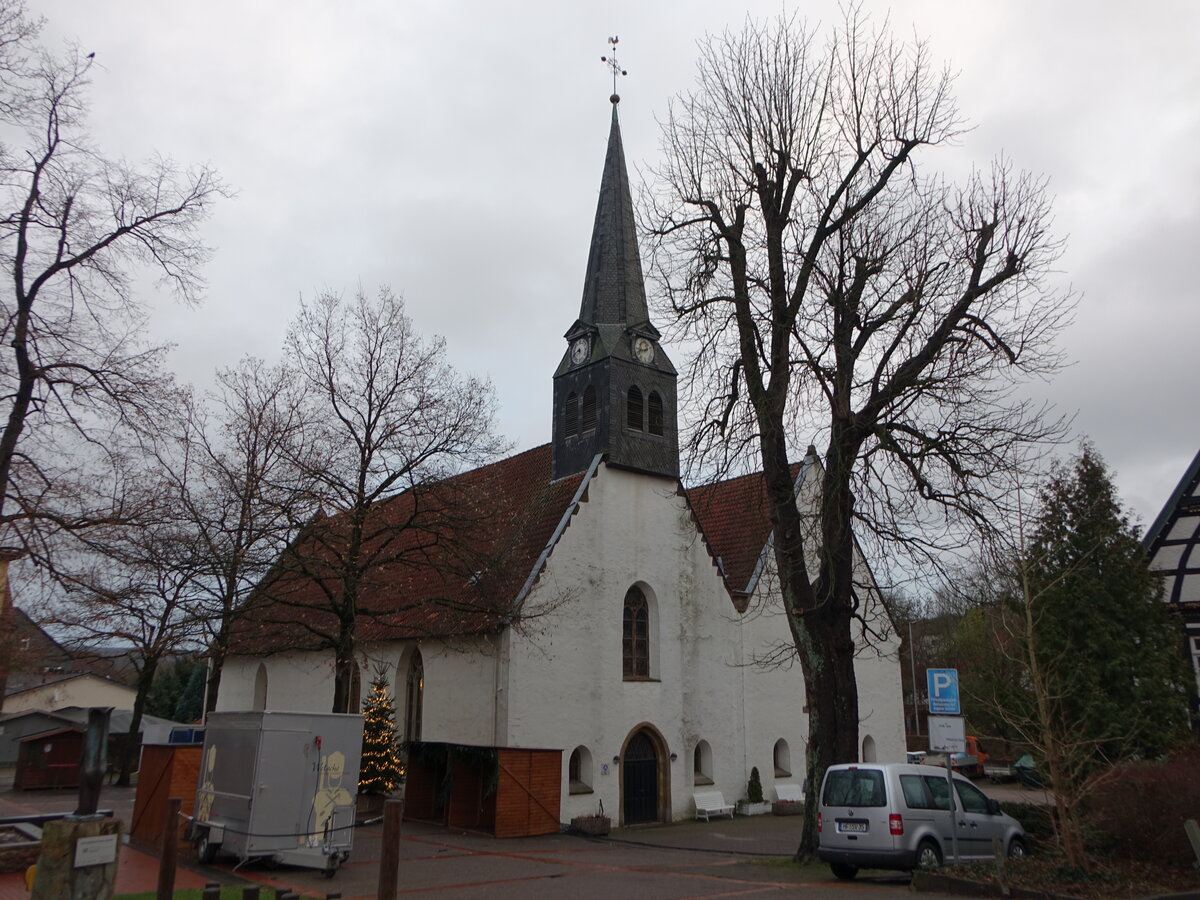 Vlotho, evangelische St. Stephan Kirche, erbaut im 13. Jahrhundert, erweitert von 1659 bis 1660 (07.12.2025)