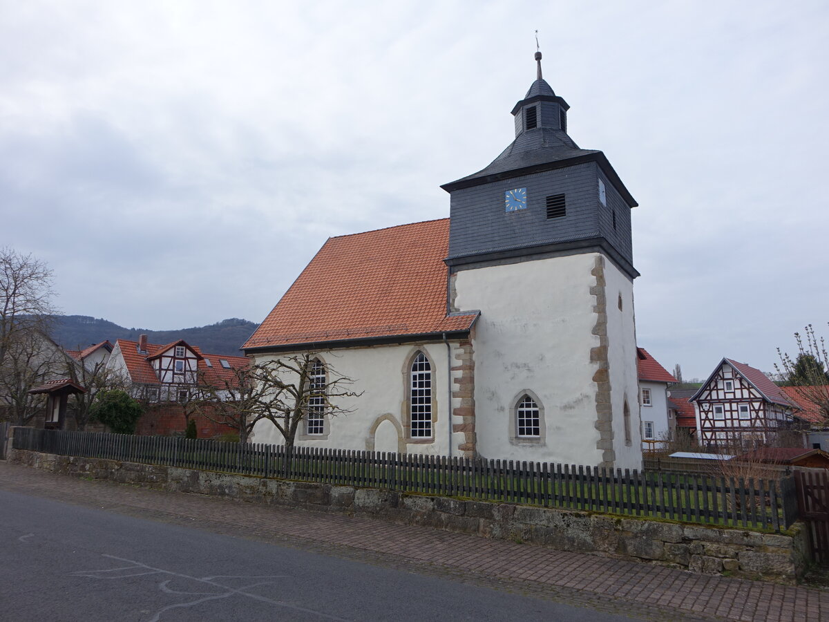 Vockerode, evangelische Kirche in der Kirchstrae, erbaut im 13. Jahrhundert, erweitert von 1634 und 1668 (17.03.2024)