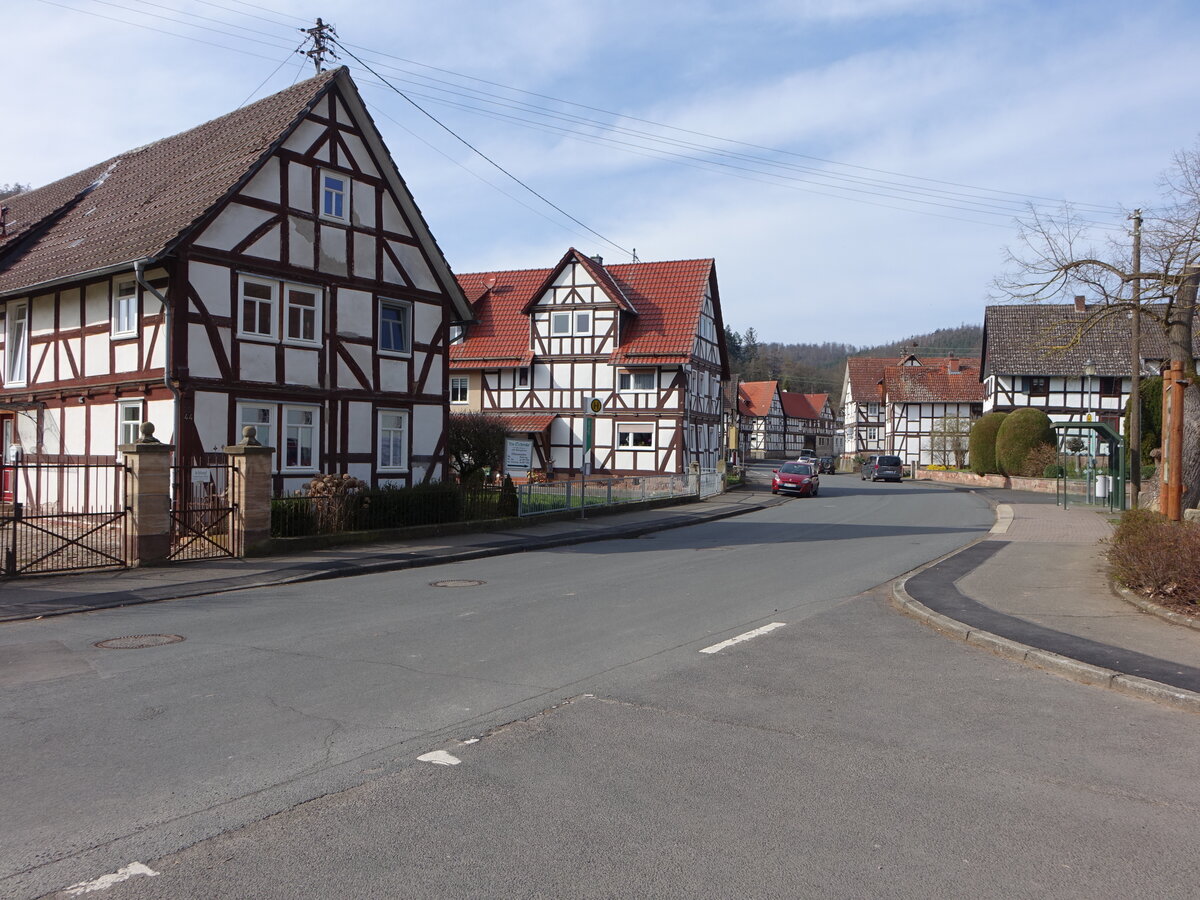 Vlkershausen, Fachwerkhuser an der Dorfstrae (17.03.2024)