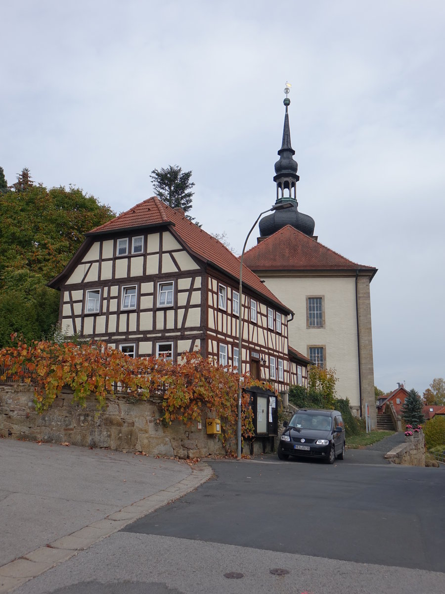 Vlkershausen, Pfarrhaus und evangelische Kirche, Kirche erbaut 1731 (16.10.2018)