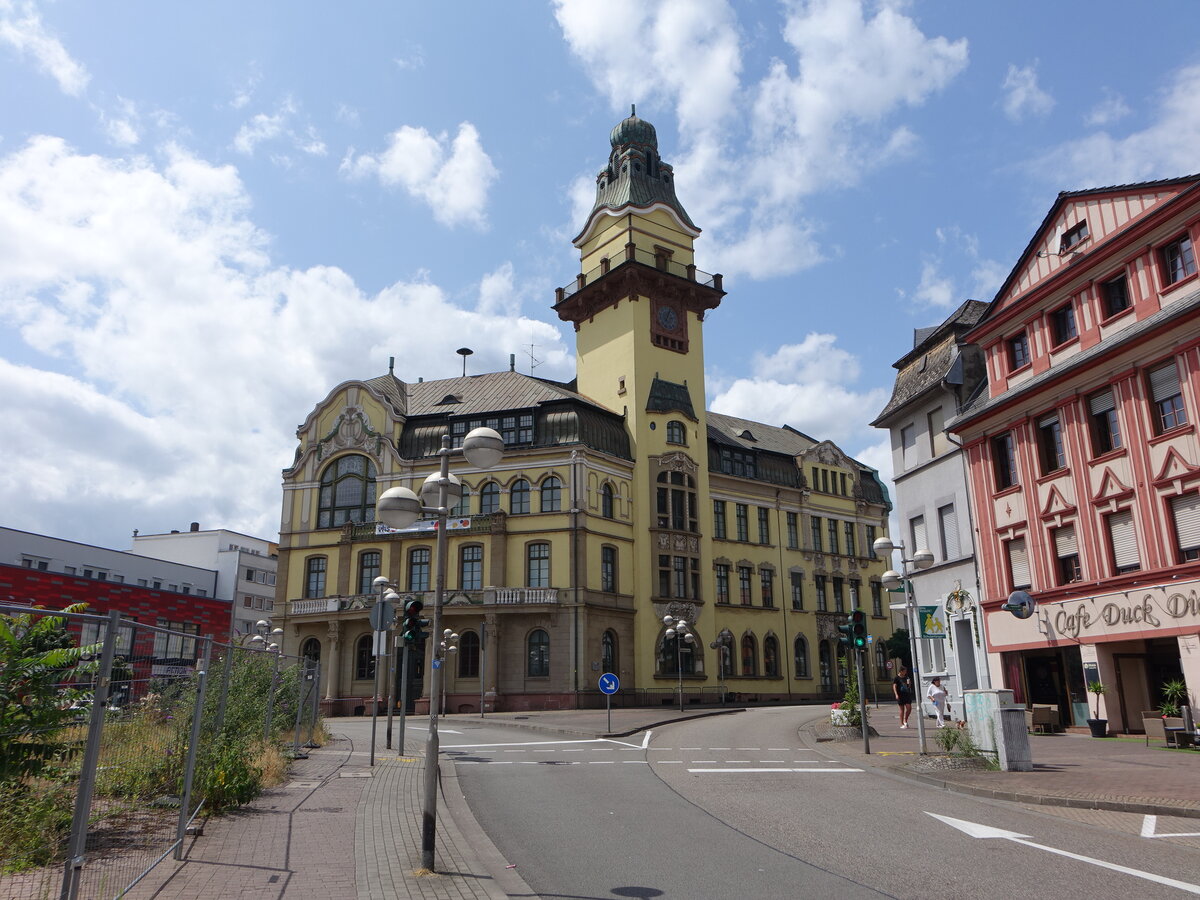 Vlklingen, altes Rathaus in der Rathausstrae, erbaut 1875 (16.07.2023)