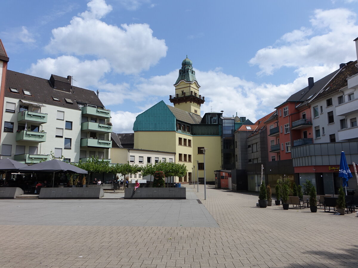 Vlklingen, Huser am Adolph Kolping Platz (16.07.2023)