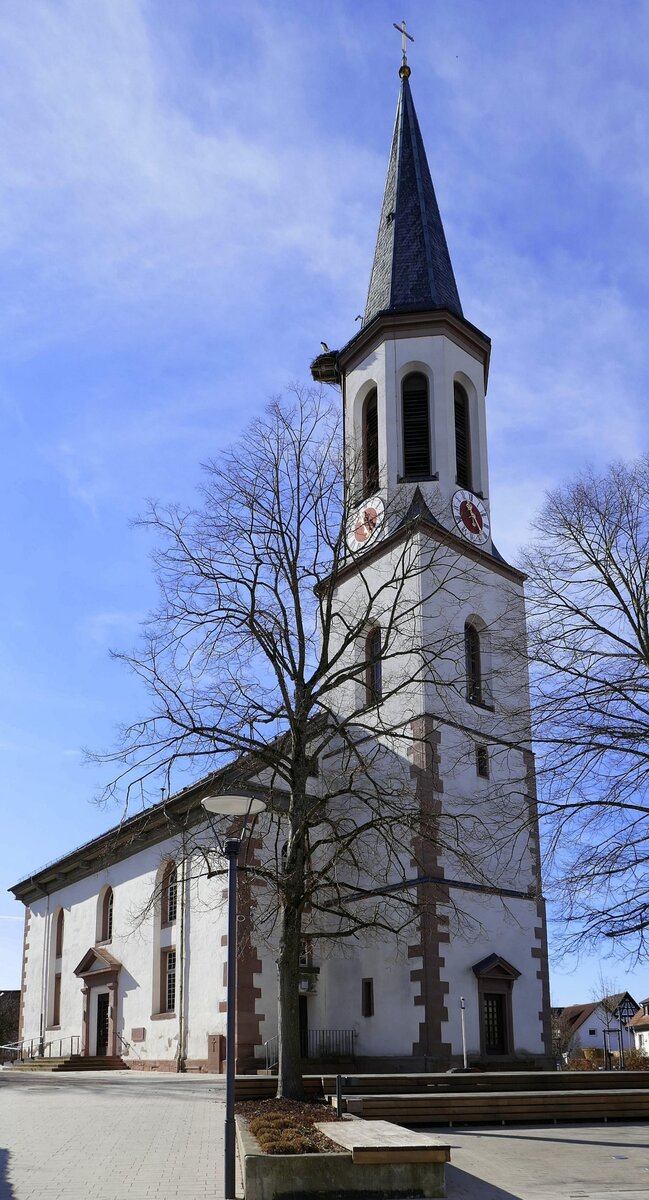 Vrstetten, die evangelische Kirche von 1803, nach Plnen von Friedrich Weinbrenner, der 47m hohe Turm stammt von 1860, Feb.2020