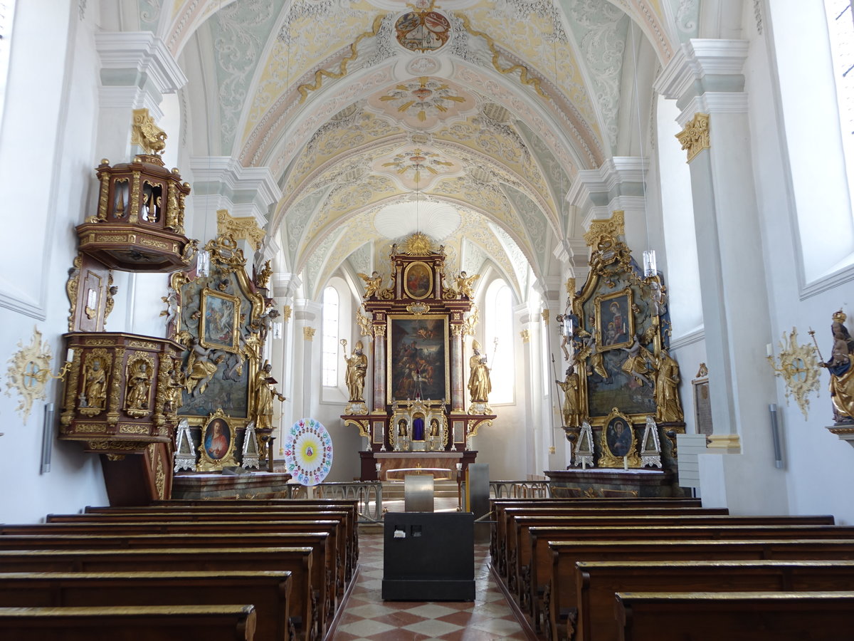 Vogtareuth, barocke Altre und Kanzel in der Pfarrkirche St. Emmeran (02.04.2017)