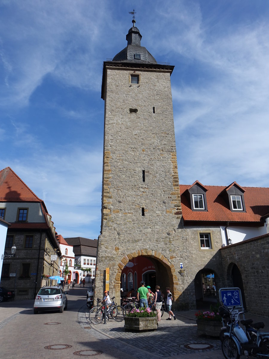 Volkach, Gaibacher Tor, Unterer Turm, quadratischer Turm zu sechs Geschossen, erbaut 1579 (28.05.2017)