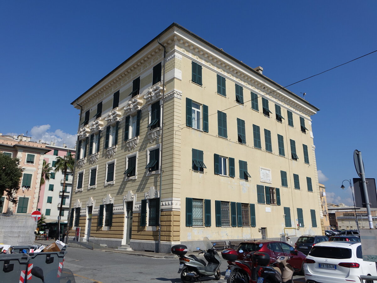 Voltri, Rathaus an der Piazza Sebastiano Gaggero (02.10.2021)