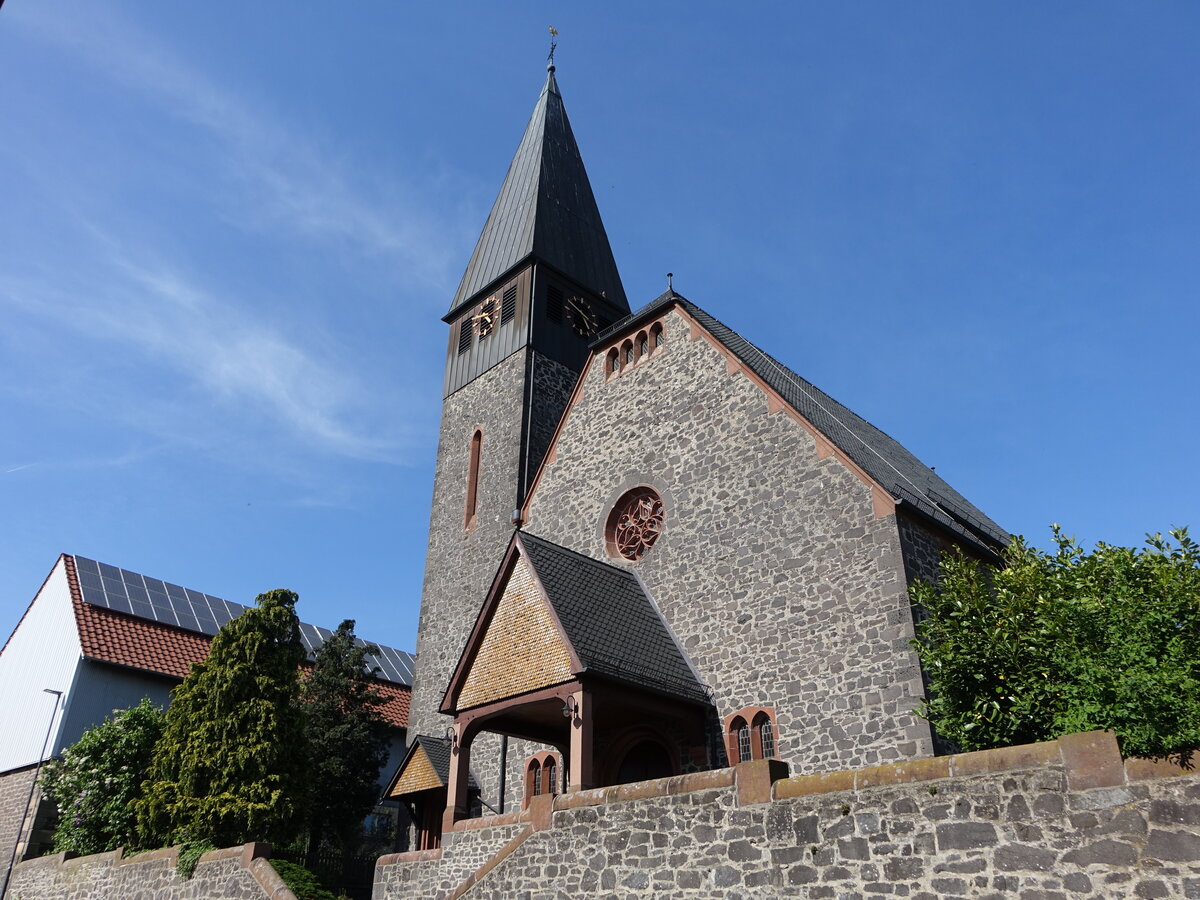 Vorckenrod, Pfarrkirche St. Marien, erbaut 1908 durch den Mainzer Architekten Greifzu (15.05.2022)