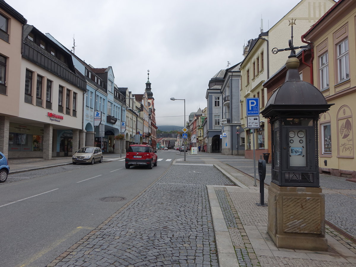 Vrchlabi / Hohenelbe, Huser in der Krkonosska Strae (29.09.2019)