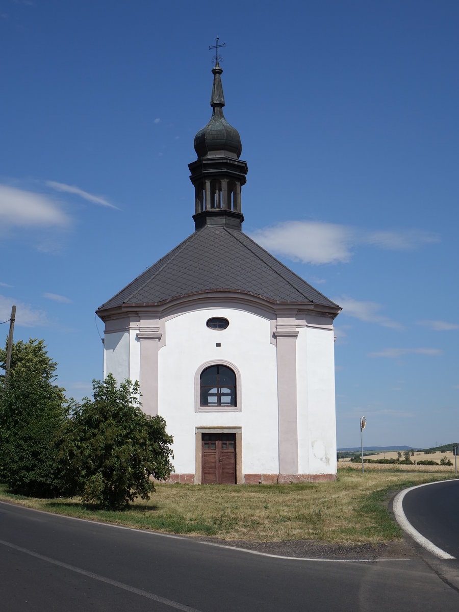 Vysoke Trebusice, barocke Filialkirche St. Anna, erbaut im 18. Jahrhundert (06.07.2019)