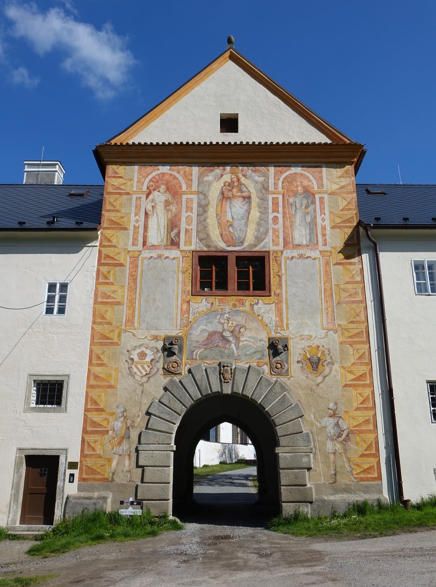 Vyssi Brod/Hohenfurt, Klostertor des Zisterzienserklosters (26.05.2019)