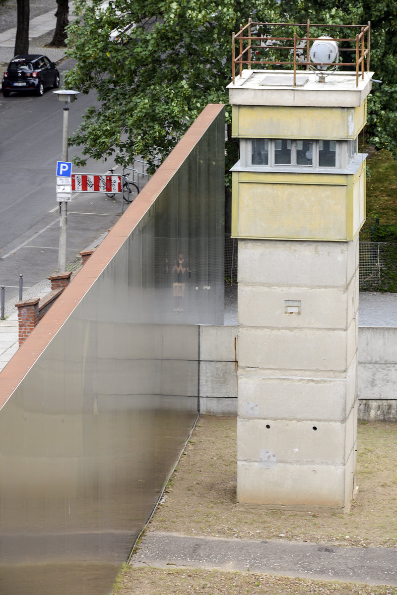 Wachtturm an der Gedenksttte Berliner Mauer im Ortsteil Gesundbrunnen. Aufnahme: 8. Juni 2019.