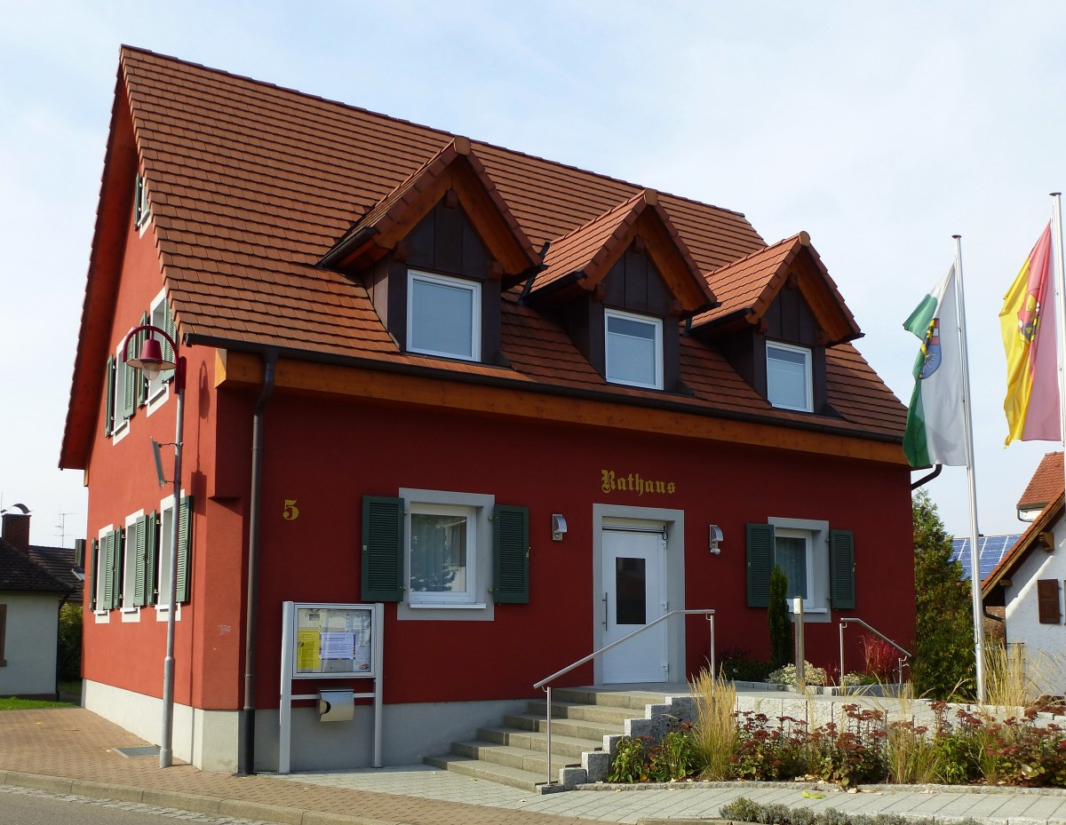 Wagenstadt im Breisgau, das Rathaus der ca.1000 Einwohner zhlenden Ortschaft, eingemeindet von Herbolzheim, der Neubau wurde im Juni 2010 eingeweiht, Okt.2015