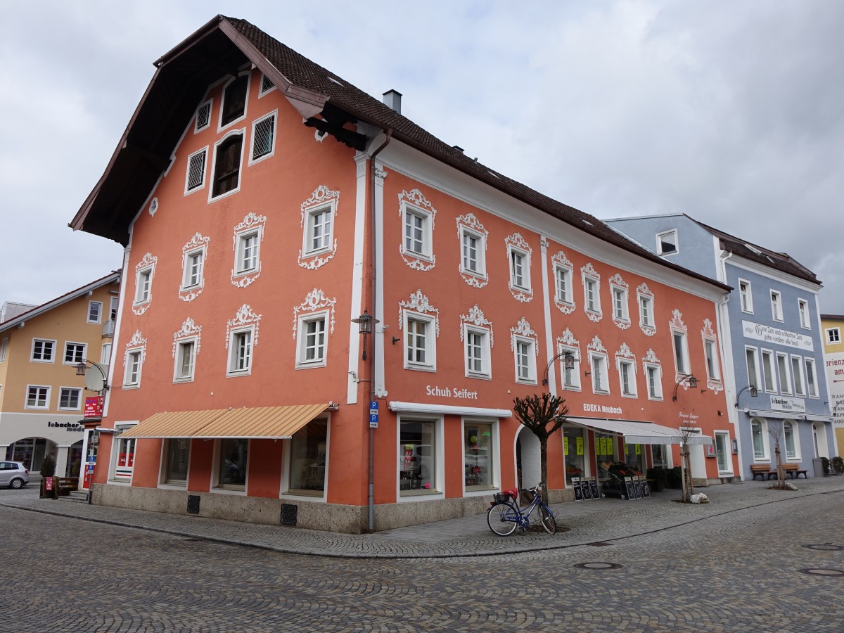 Waging am See, ehem. Brauereigasthof am Marktplatz, erbaut im 18. Jahrhundert (15.02.2016)