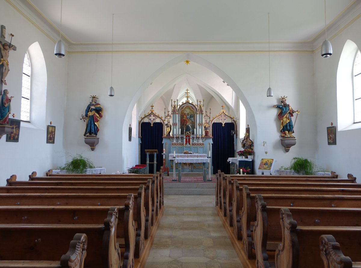 Waidhaus, neugotischer Innenraum der Hl. Dreifaltigkeits Kirche (20.05.2018)