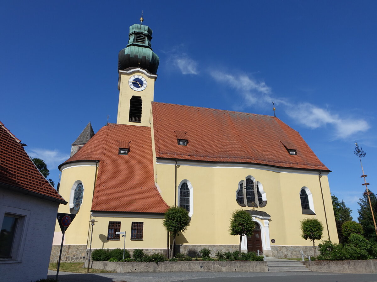 Waldau, Pfarrkirche St. Johannes, erbaut 1912 durch Heinrich Hauberrisser (20.05.2018)