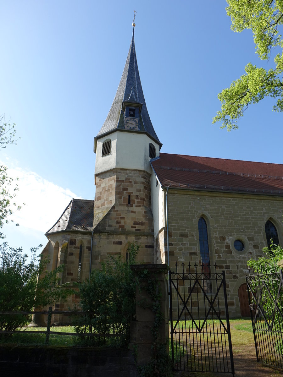 Waldbach, die Kilianskirche wurde bereits bei der ersten Nennung des Ortes 1264 erwhnt. Die ltesten Teile des Gebudes datieren aus der Zeit der frhen Gotik im 14. Jahrhundert. Das Kirchenschiff wurde von 1616 bis 1618 im Stil der Renaissance neu erbaut und 1748 um drei Meter erhht und barock umgestaltet (29.04.2018)