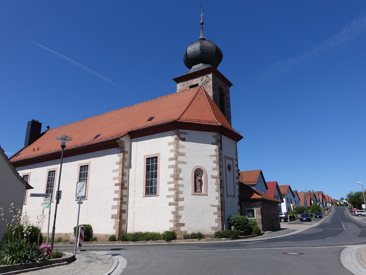 Waldberg, kath. Pfarrkirche St. Josef, erbaut von 1768 bis 1770, Kirchturm mit Zwiebelhaube von 1929 (08.07.2018)