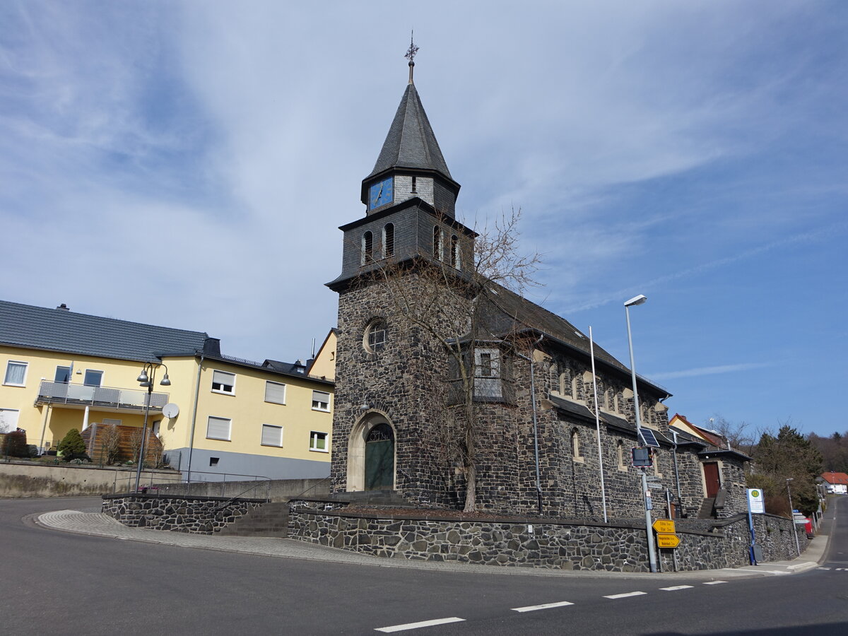 Waldbrunn-Fussingen, Pfarrkirche St. Leonhard, erbaut von 1916 bis 1918 (13.03.2022)