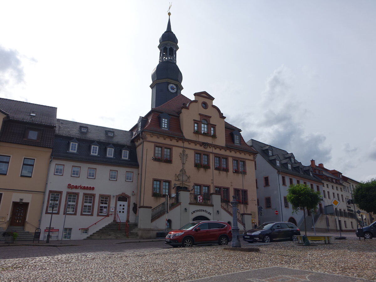 Waldenburg, Rathaus am Markt, erbaut von 1727 bis 1731 (13.08.2023)
