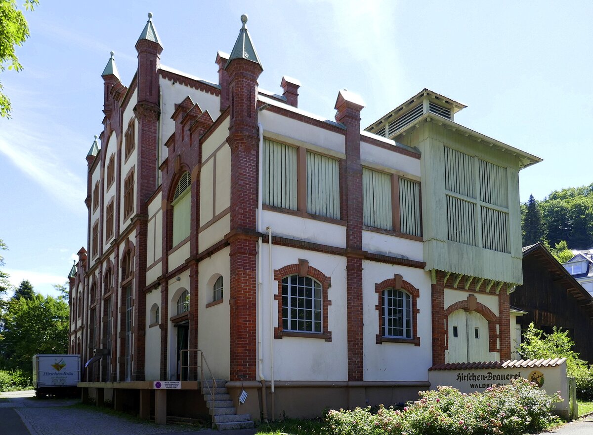 Waldkirch, Hirschen-Brauerei, 1868 gegrndet, hat 2021 den Betrieb eingestellt, Juli 2022