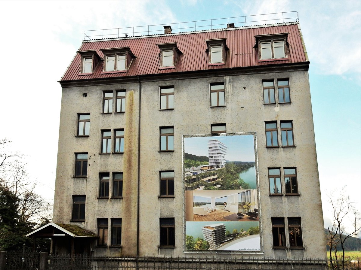 Waldshut, Eisenbahnstrae 1, das “Rheinschloss”, Baujahr 1900. Seit 2002 ungenutzt - 22.12.2014