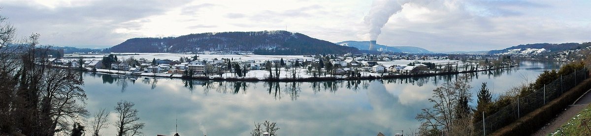 Waldshut, Hochrhein-Panorama mit Sicht auf Full-Reuenthal und Leibstadt (Kanton Aargau, Schweiz) - 03.02.2015