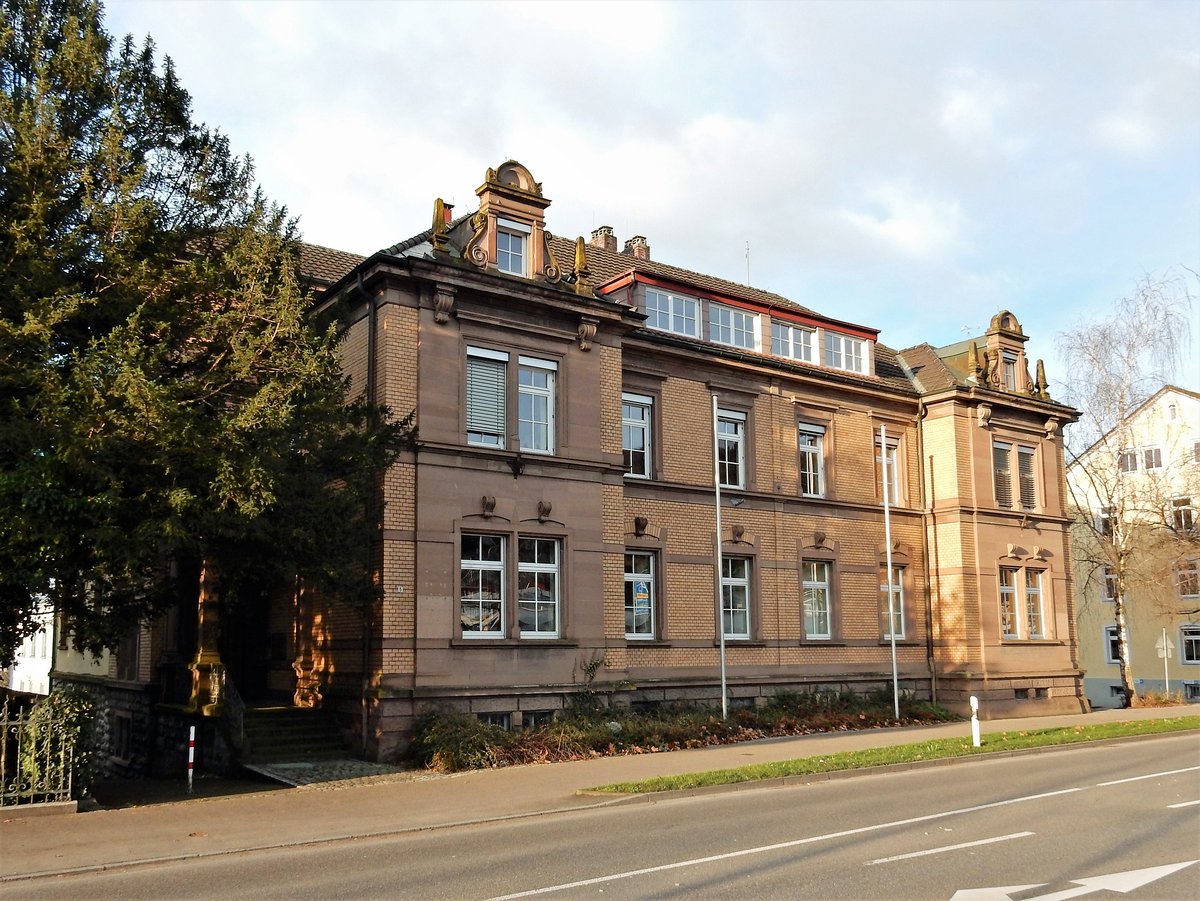 Waldshut, Vermessungs- und Straenbauamt unter einem Dach an der Eisenbahnstrae 5 bis 7 - 22.12.2014