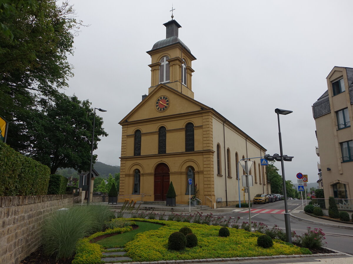 Walferdingen, Pfarrkirche Saint-Trinite in der Rue de Eglise (20.06.2022)