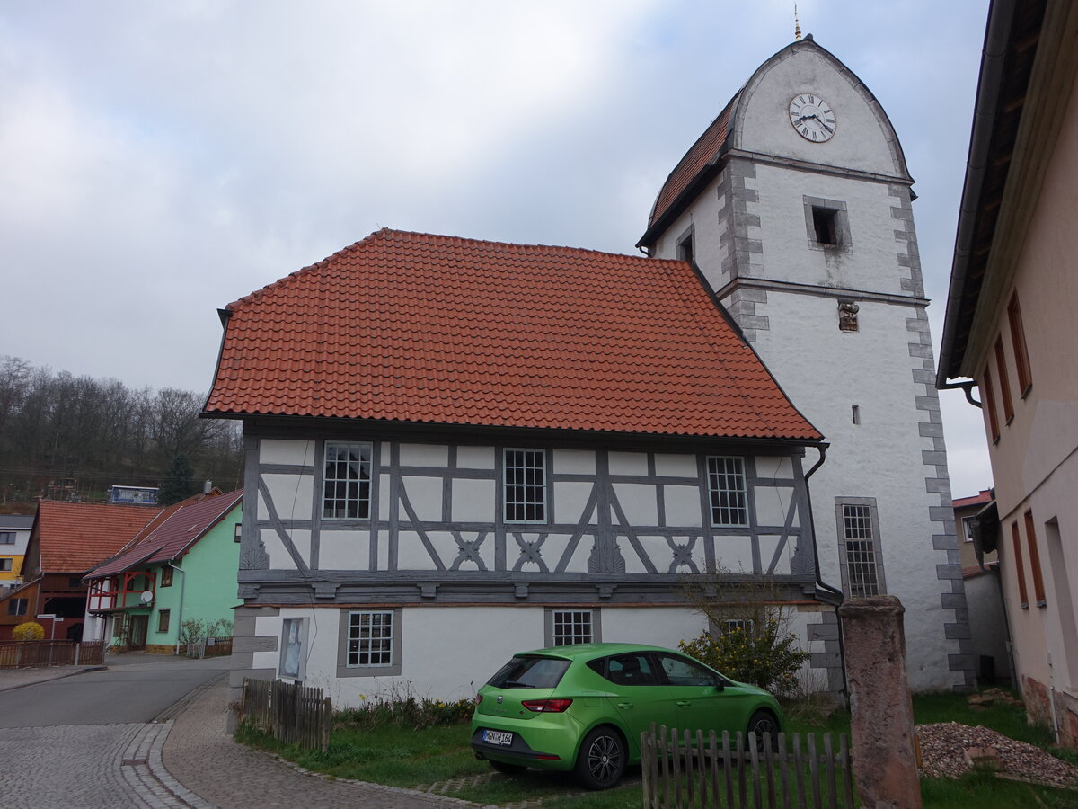 Wallbach, evangelische Dorfkirche, erbaut im 16. Jahrhundert (15.04.2022)