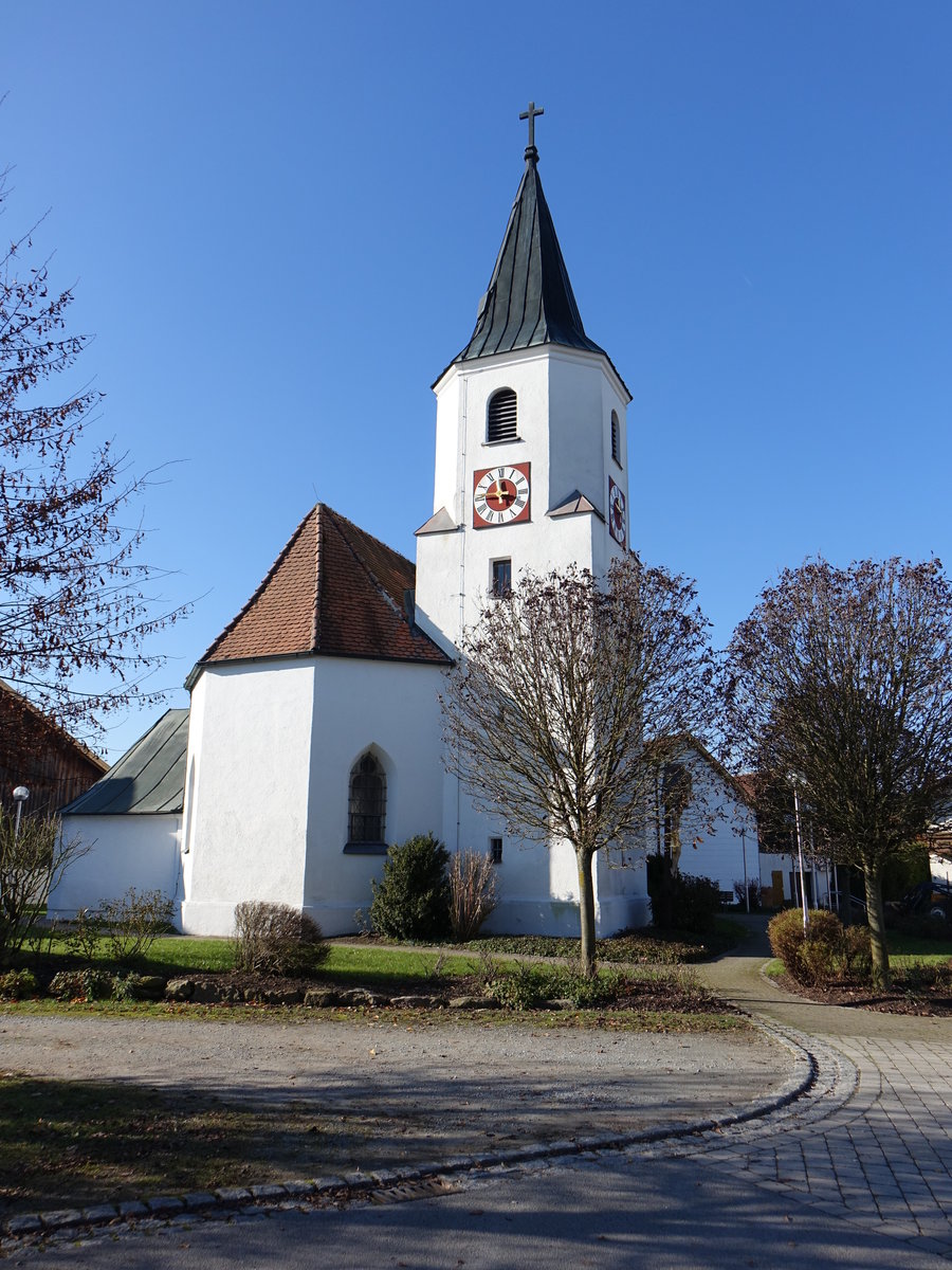 Waltendorf, Pfarrkirche St. Peter und Paul. Turm und Chor sind sptgotisch um 1495, das Langhaus und die Sakristei entstanden um 1790 (14.11.2016)