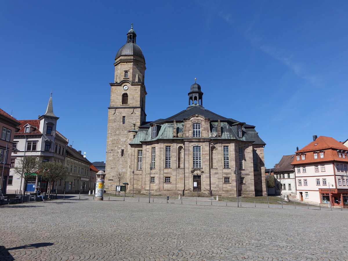 Waltershausen, evangelische Stadtkirche, erbaut von 1719 bis 1723 mit der grten Barockorgel Thringens von Tobias Heinrich Gottfried Trost (16.04.2022)