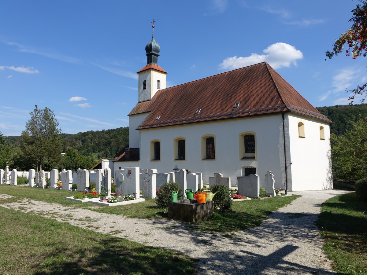 Walting, Pfarrkirche St. Johann Evangelist, romanische Chorturmanlage, Langhaus neu erbaut 1723, verlngert nach Westen von 1923 bis 1924 (23.08.2015)