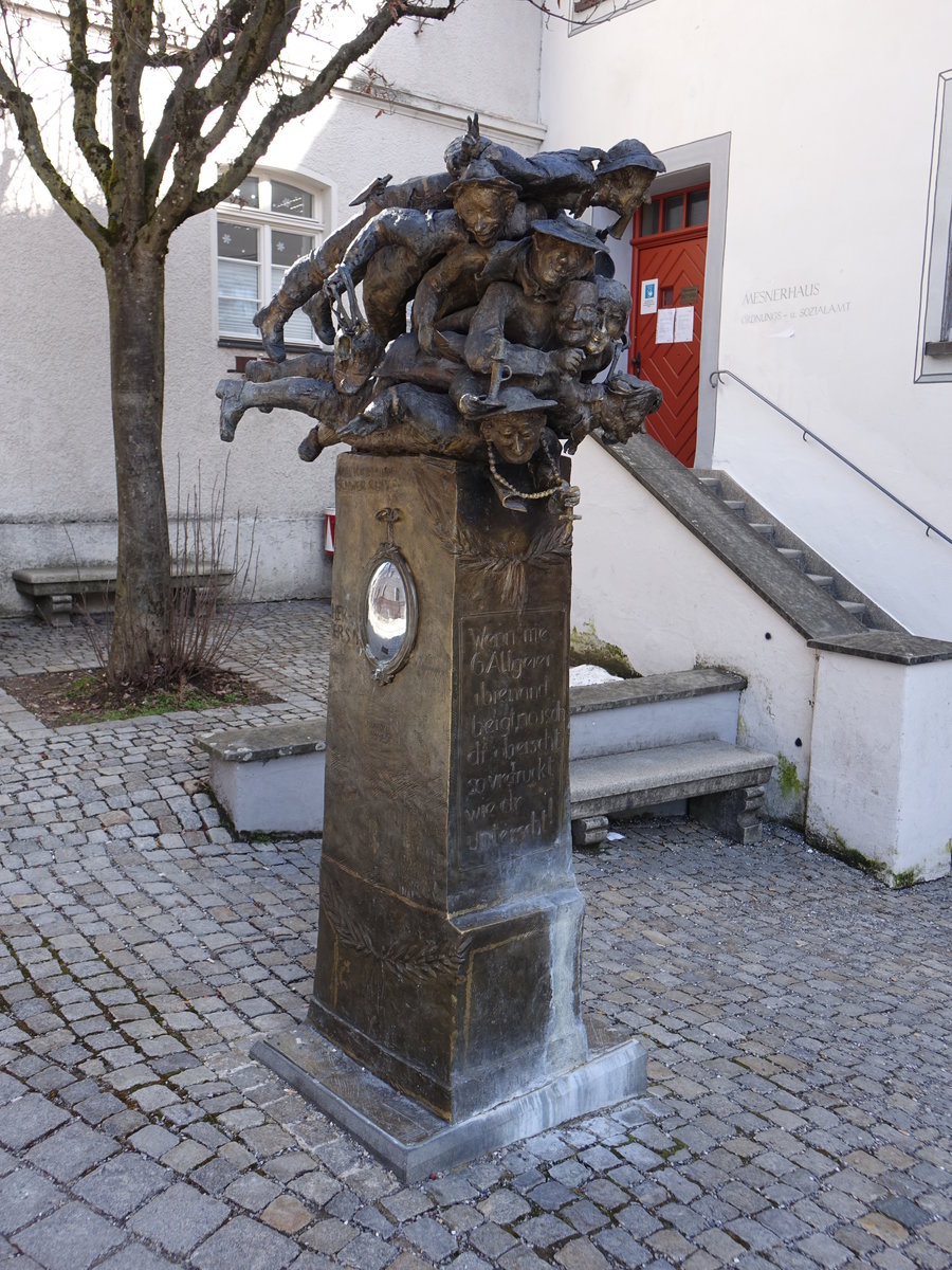 Wangen im Allgäu, Skulptur verdruckter Allgäuer von Johann Michael Neustifter (20.02.2021)