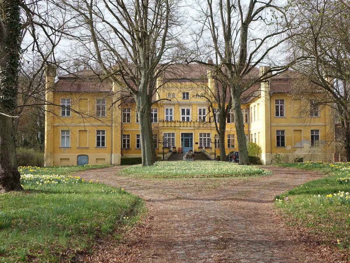 Wartin, Schloss, zweigeschossiges Herrenhaus mit Ehrenhof, erbaut im 18. Jahrhundert (10.04.2026)