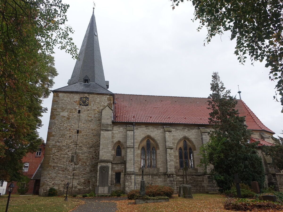 Wartjenstedt, evangelische Kirche, Kirchturm 15. Jahrhundert, Langhaus erbaut von 1870 bis 1871 durch Conrad Wilhelm Hase (13.09.2025)