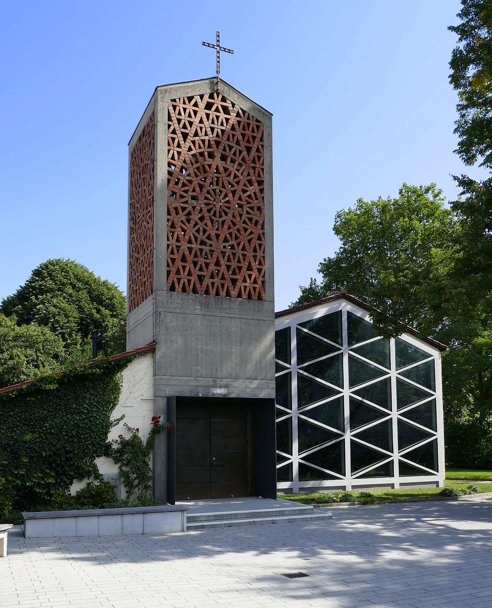 Wasser, ein Stadtteil von Emmendingen, die Dietrich-Bonhoeffer-Kirche, Sept.2019