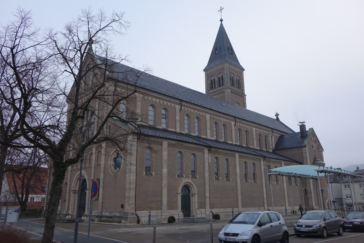 Wasseralfingen, Kath. Pfarrkirche St. Stefanus, erbaut 1883 im neuromanischen Stil von Hofbaudirektor Felix von Berner (15.02.2015)