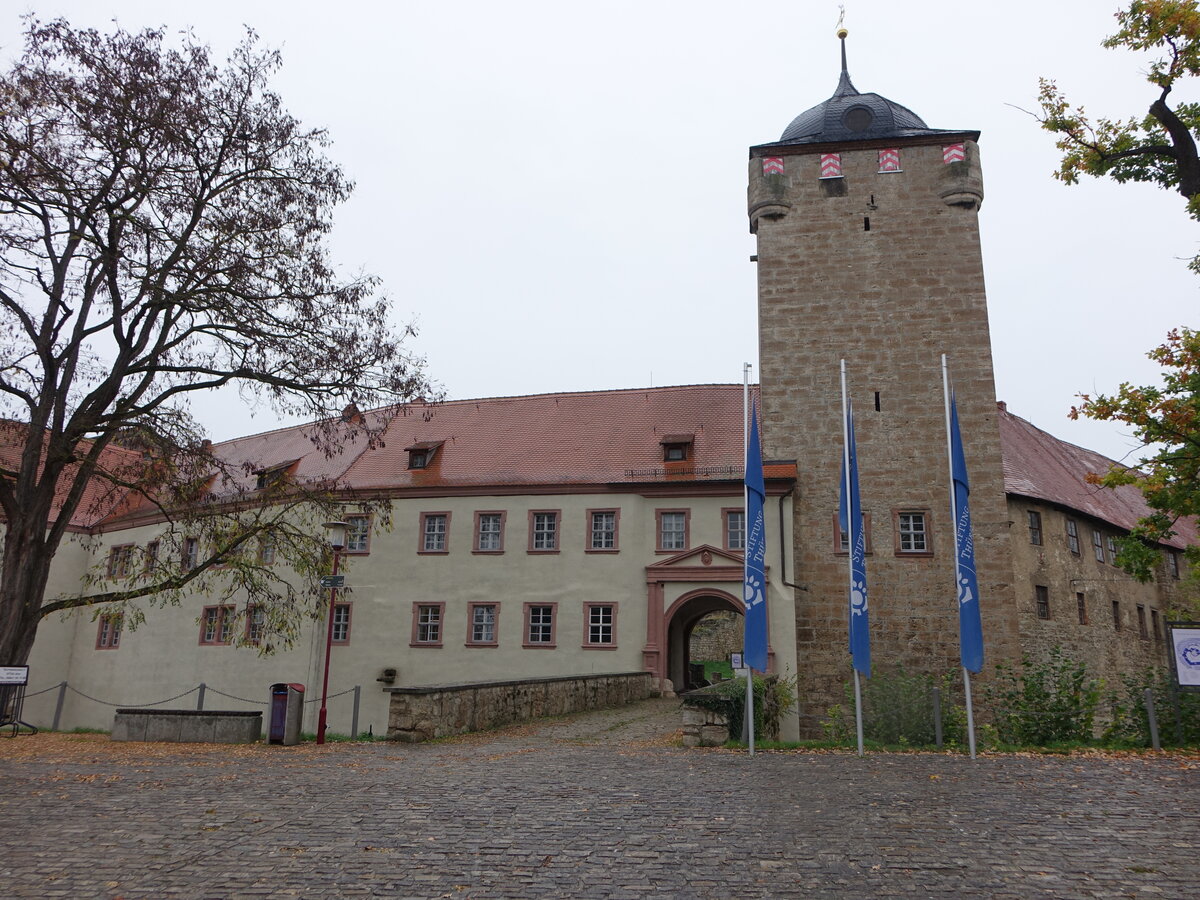Wasserburg Kapellendorf, erbaut von 1000 bis 1050, Ausbau im 14. Jahrhundert (21.10.2022)