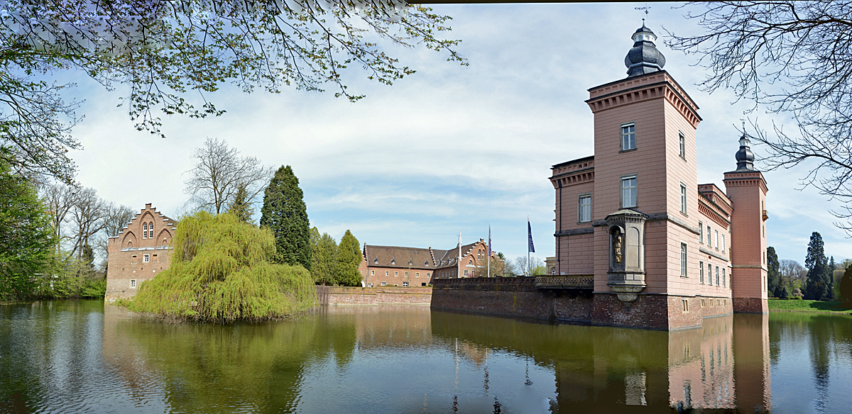 Wasserschlo Gracht - Westseite - 1433 erbaut - in Erftstadt-Liblar - 02.04.2014