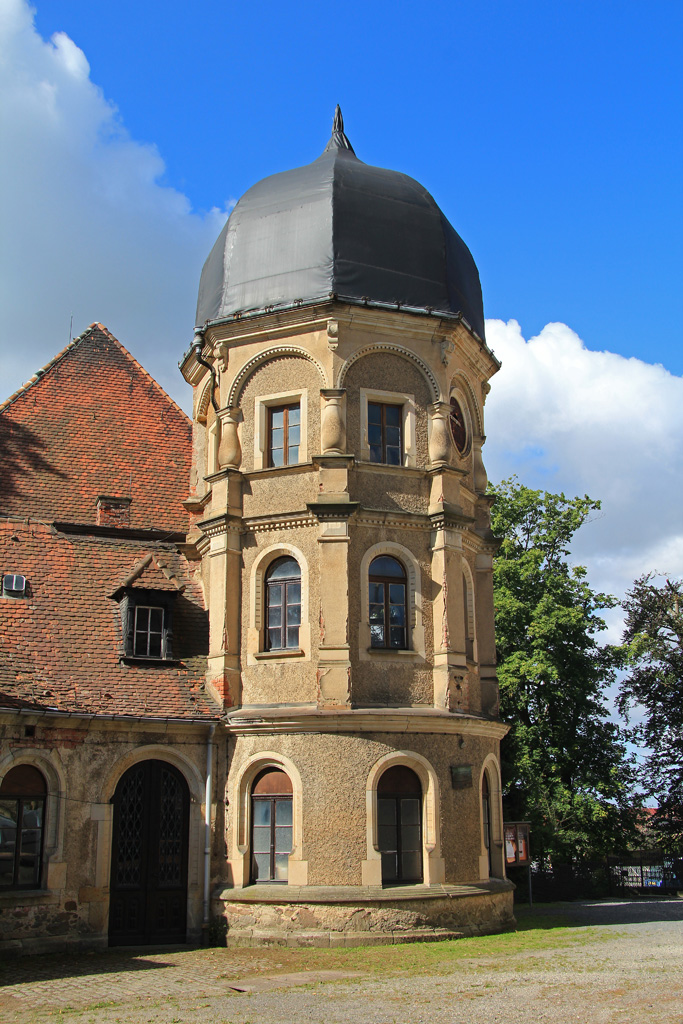 Wasserturm des Schlosses Schnfeld im Juli 2015