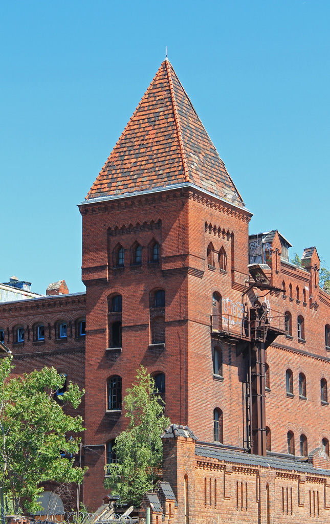 Wasserturm der ehem.Brenquell-Brauerei in Berlin-Niederschneweide im Juni 2015