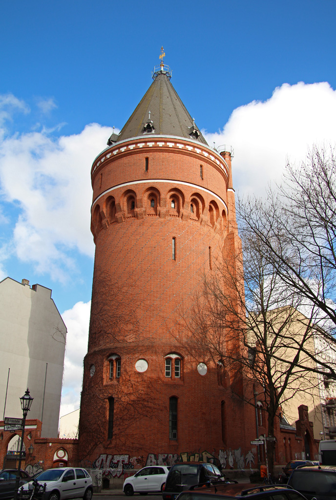 Wasserturm Tempelhofer Berg in Berlin-Kreuzberg im Mrz 2017.