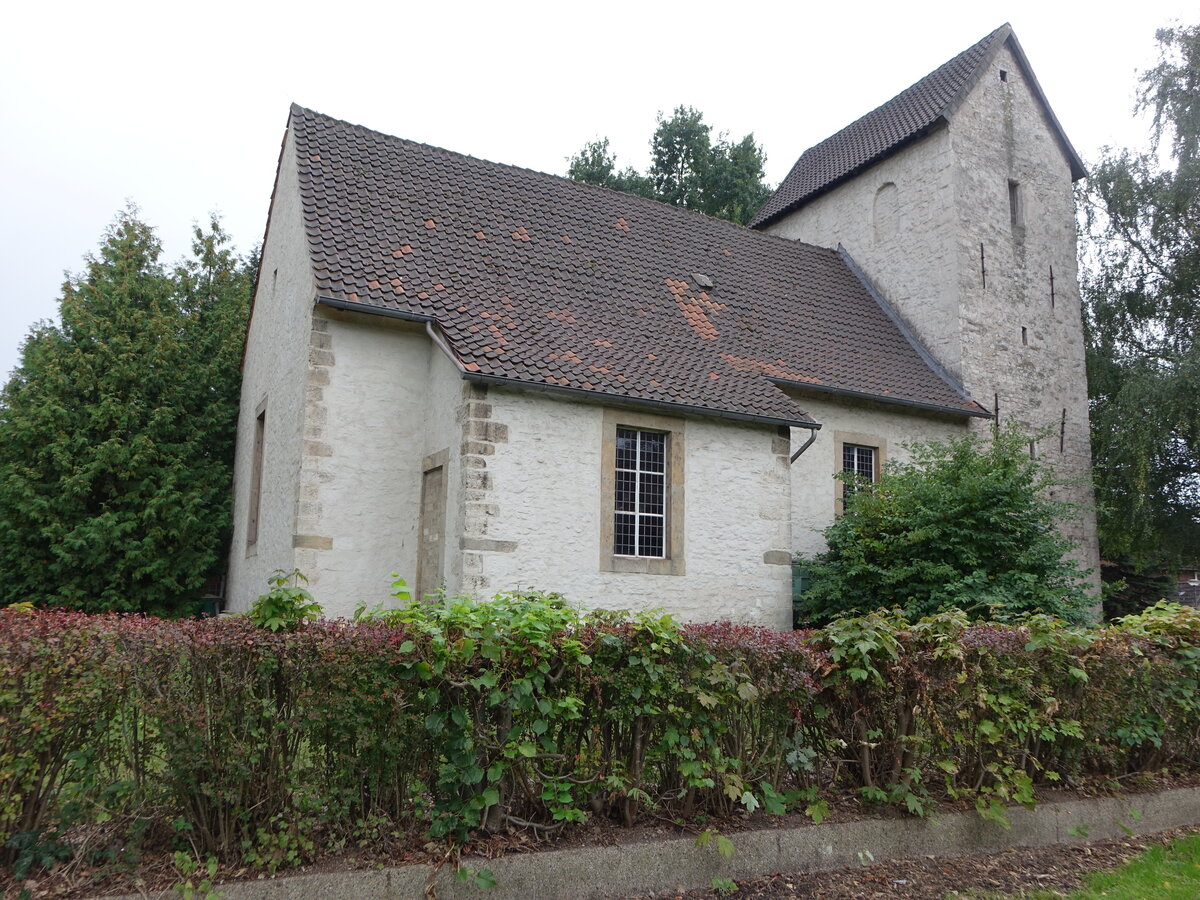 Watenstedt, evangelische Kirche, erbaut im 10. Jahrhundert, Kirchenschiff aus dem 13. Jahrhundert, restauriert bis 1947 (12.09.2025)