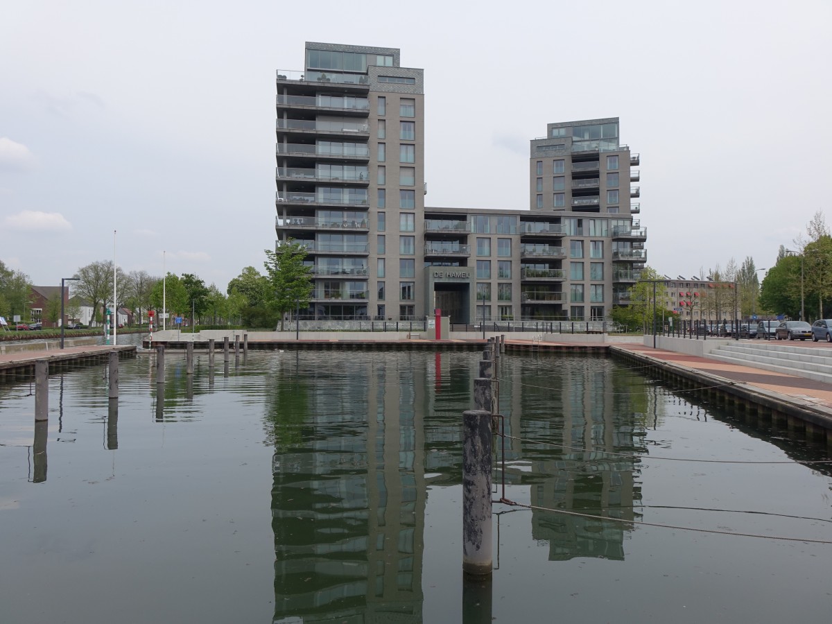 Weert, De Hameij Gebude am Passantenhafen (02.05.2015)